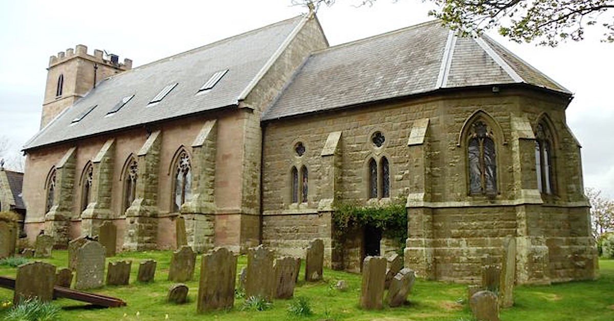 1790s Church Is Abandoned For Years Until Couple Moves In And Turns It Into A Lovely Home