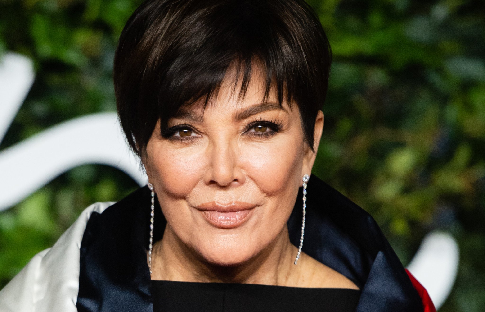 Kris Jenner Posts & Deletes Unfiltered Photo of Kim Kardashian on Chicago's Birthday