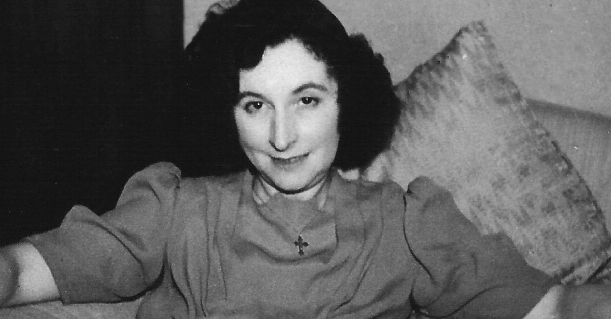 Housewife Alma Fielding Claims A Poltergeist Began Visiting Her Home In 1938