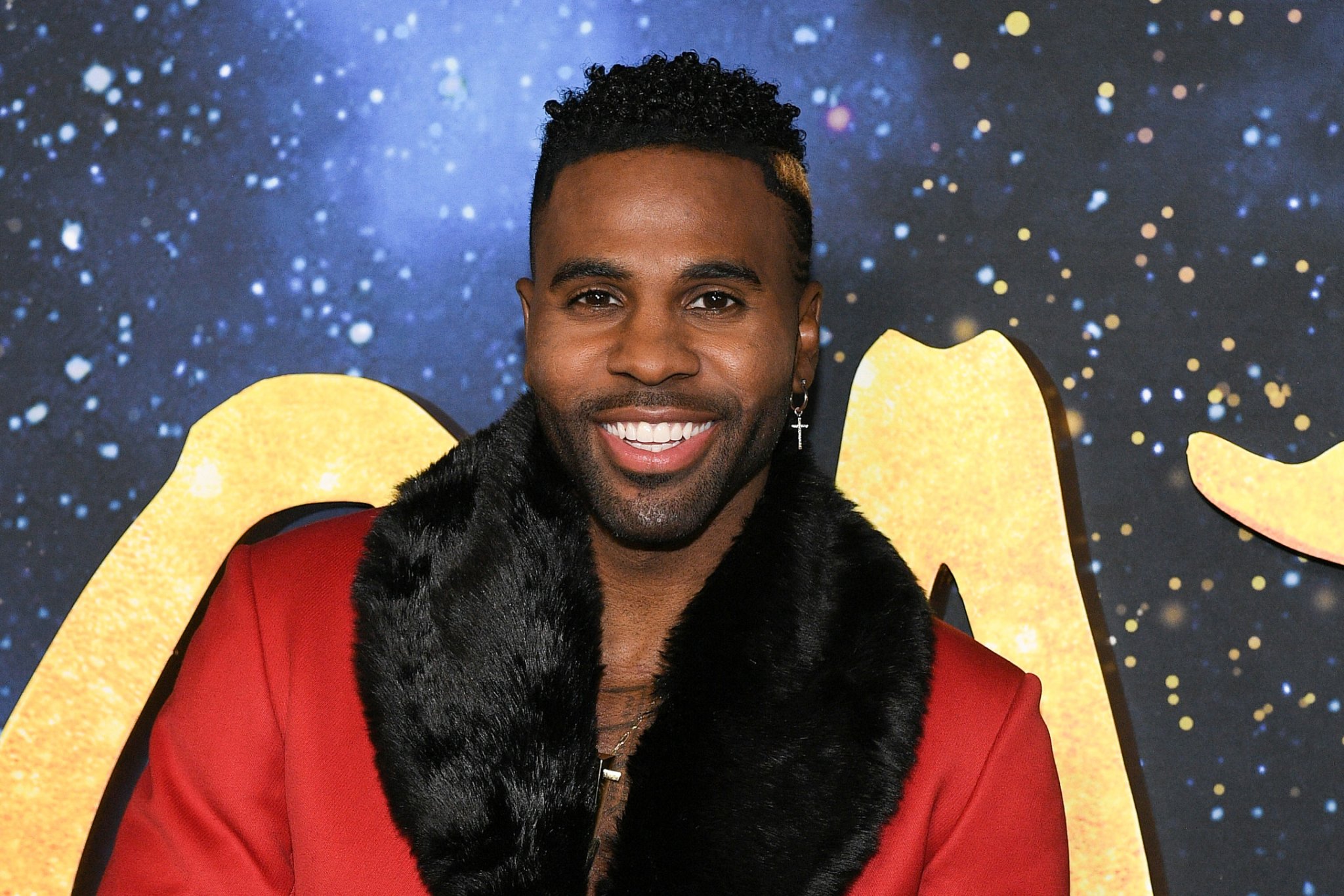 Jason Derulo Goes 'Everywhere' With His Baby Son Strapped to His Chest in Hilarious Video