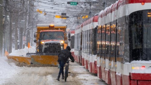 More snow headed for Toronto as storm clean-up expected to last days