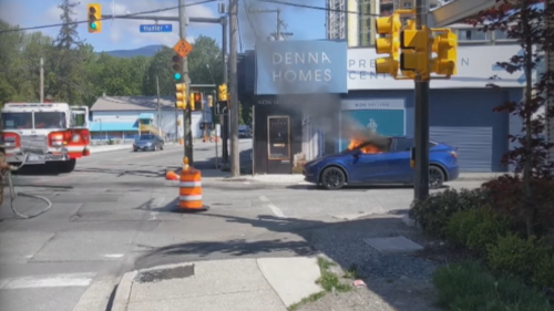 B.C. Tesla driver kicks out window to escape car fire