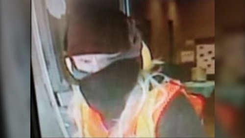RCMP searching for suspect in armed bank robbery