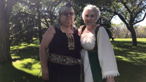 'Love is love': Multi-couple LGBTQ2S+ wedding celebrates all forms of love