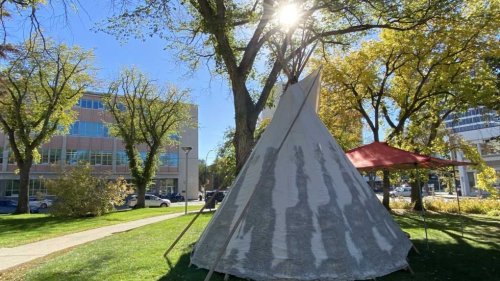 Saskatoon begins reconciliation week with flag raising, UNDRIP adoption