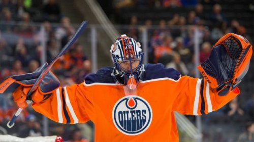 Goalie Mike Smith signs two-year, US$4.4-million extension with Edmonton Oilers