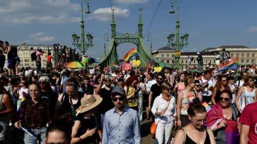 Thousands march in Hungary Pride parade to oppose LGBTQ2S+ law