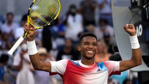 Canadian Felix Auger-Aliassime breezes into Round of 16 at Australian Open