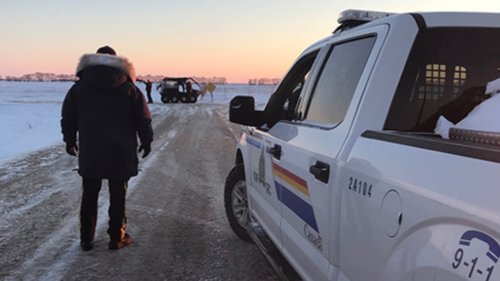 Mounties say autopsies have begun to identify family found dead near border