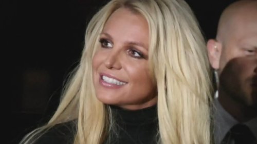 Britney Spears says she won't perform while her father controls career