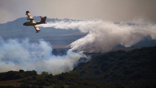 Major wildfire in Spain forces the evacuation of 1,500