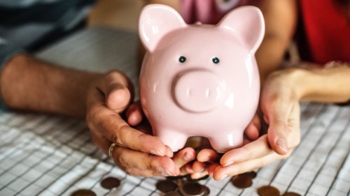 How parents can teach kids about finances from an early age