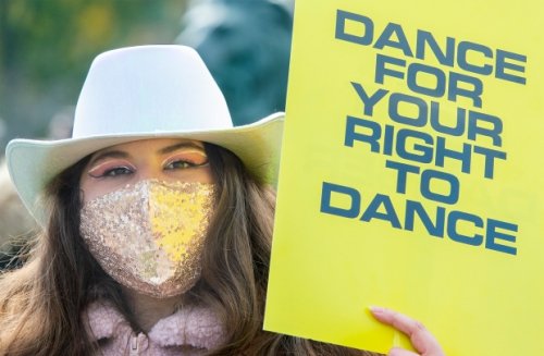 Demonstrators call for reopening of dance floors in bars