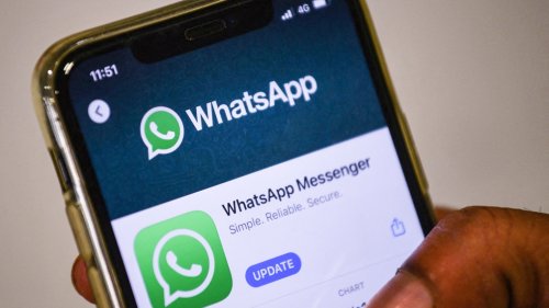 WhatsApp is going to stop letting everyone see when you're online
