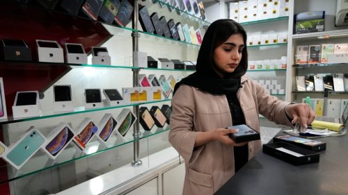A brazen iPhone scam in Iran reflects its economic struggles and tensions with the West