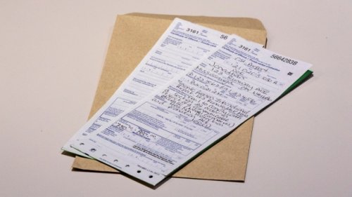 Two travellers from U.S. fined $20,000 each for fake vaccination documents