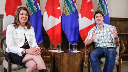 Prime Minister Justin Trudeau holds brief meeting with Alberta Premier ...