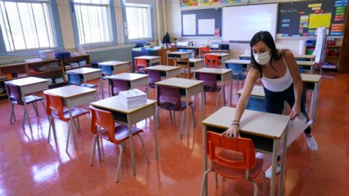 With school likely to remain virtual for many students this year, focus should be on the fall: expert