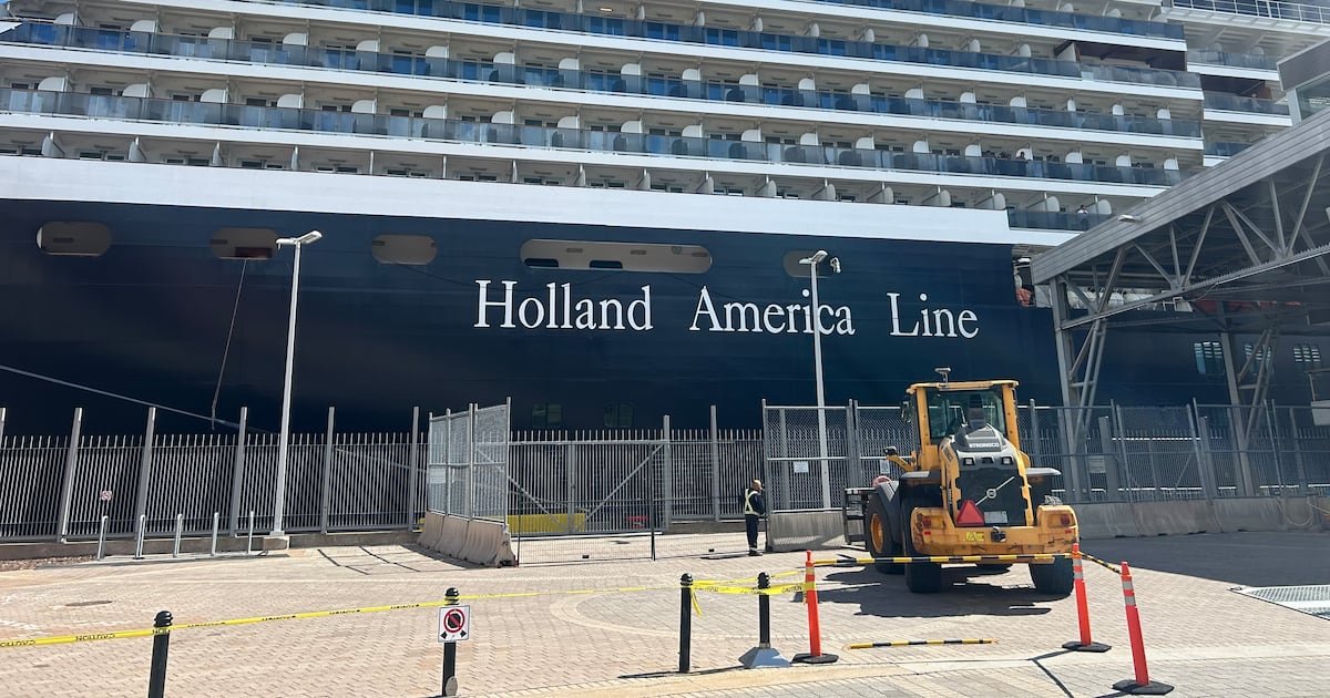 American cruise ship passengers visiting Canada offer their views on the trade war