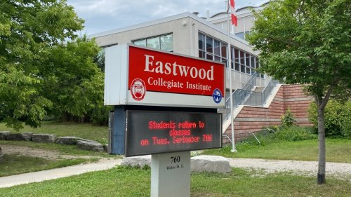 Water main break shuts down Eastwood Collegiate Institute