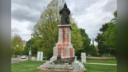 Community discussions on fate of Queen Victoria statue begin