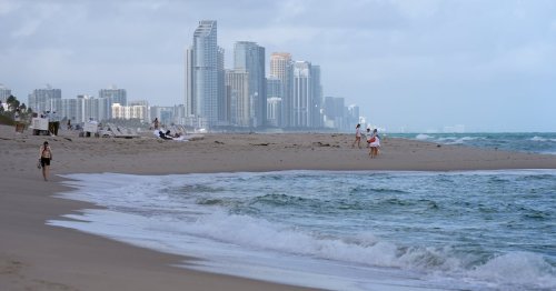 ‘We no longer felt welcome nor safe’: Canadian snowbirds cashing out of U.S. for good