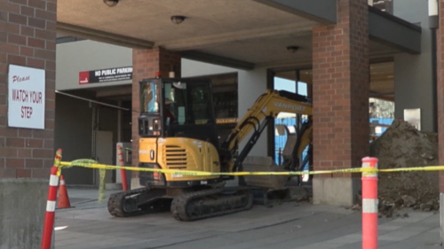 Watermain rupture displaces Burnaby residents, shuts down businesses