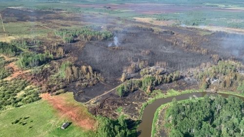 Helicopter helping fight wildfire west of Edmonton downed Monday evening