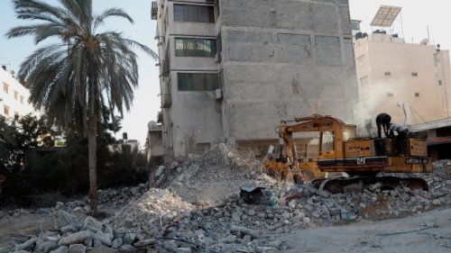 Israel strikes Gaza after Hamas launches incendiary balloons