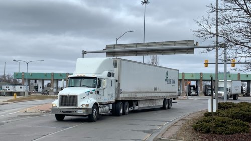 Truck drivers convoy across Canada in protest of federal vaccine mandates