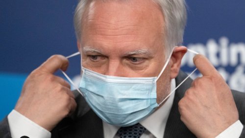 Quebec to start flu vaccination campaign, as COVID-19 hospitalizations rise by dozens