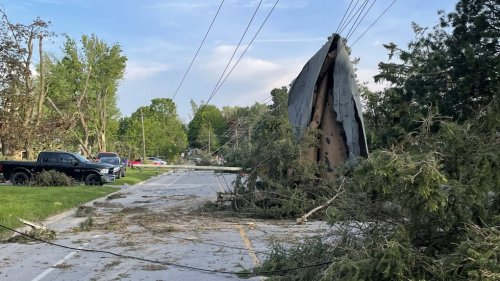 Cleanup continues after Ontario storm leaves 9 dead, more than 200K without power