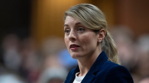 Tourism minister in talks with international counterparts about how to safely open up travel