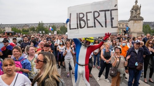 French protesters reject bill requiring vaccine passes