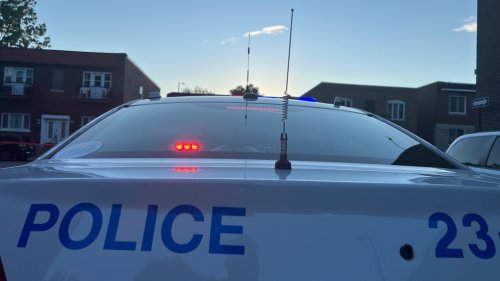 Shots fired at Montreal business with 3 people inside