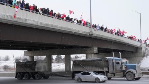 Supporters gather, police warn of traffic delays as trucker convoy traverses Ontario