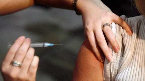 Toronto residents can now book a flu shot appointment for next week at select clinics