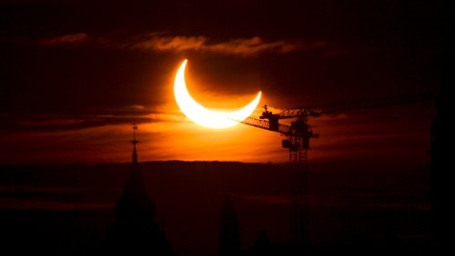 Fluid in eye cells can 'boil' if you watch the eclipse without protection: expert