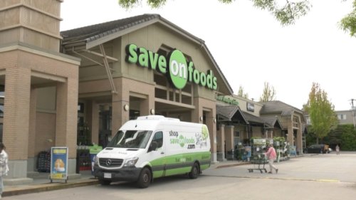 B.C.'s front-line grocery workers under 18 want priority vaccines too