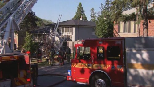 Man dies after pulled from Toronto house fire
