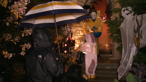 How to celebrate a safe Halloween, according to Alberta's top doctor