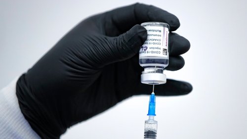 Alberta doctors find 2nd case of blood clot linked to AstraZeneca vaccine in Canada