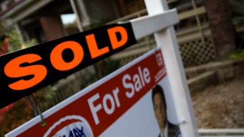 Potential homebuyers hope patience pays off as they wait for housing market to cool down