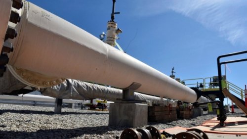Canada warns Michigan oil line shutdown could undermine U.S. ties