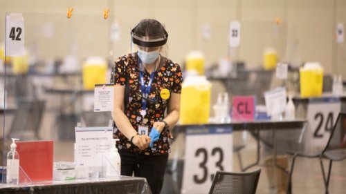 How can Canada avoid a fourth wave of COVID-19? Doctors weigh in