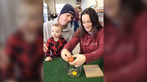 'Breaking' news: Leamington family cracks open supersized egg