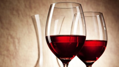 Manitoba premier hints at wine in neighbourhood stores, more places to buy alcohol
