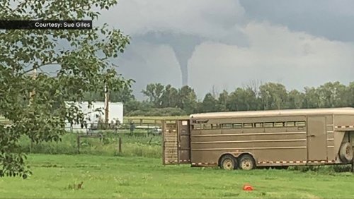 Environment Canada issues tornado warning for Brooks area