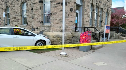 Car crashes into Elora post office