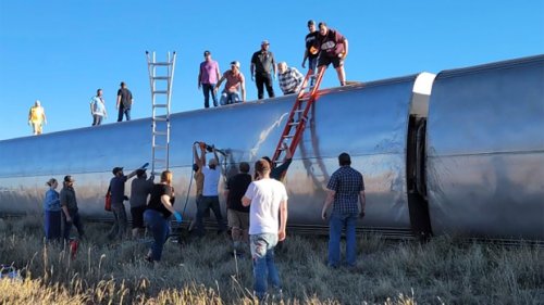 U.S. investigators probe deadly Amtrak derailment in Montana